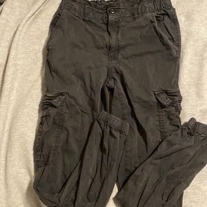 AE cargo joggers